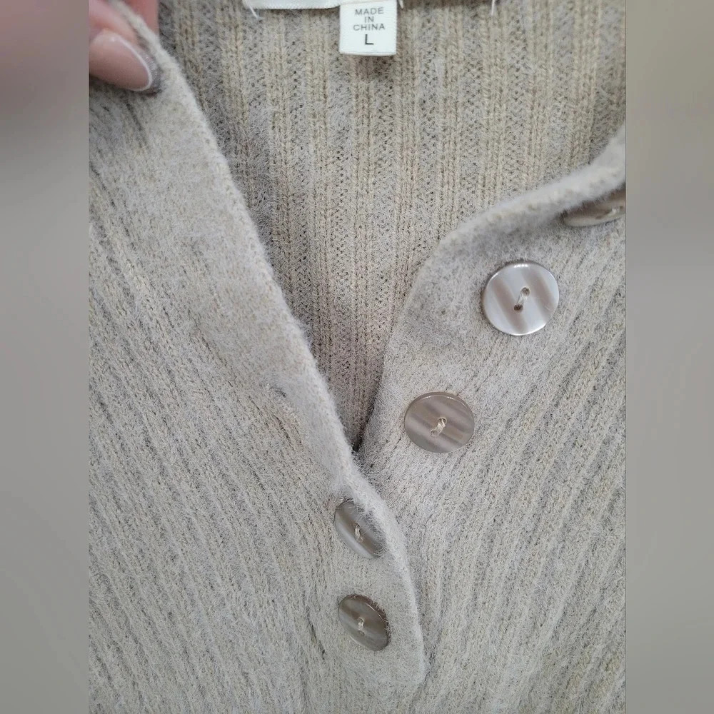 No Comment Collared Sweater - Picture 6 of 12